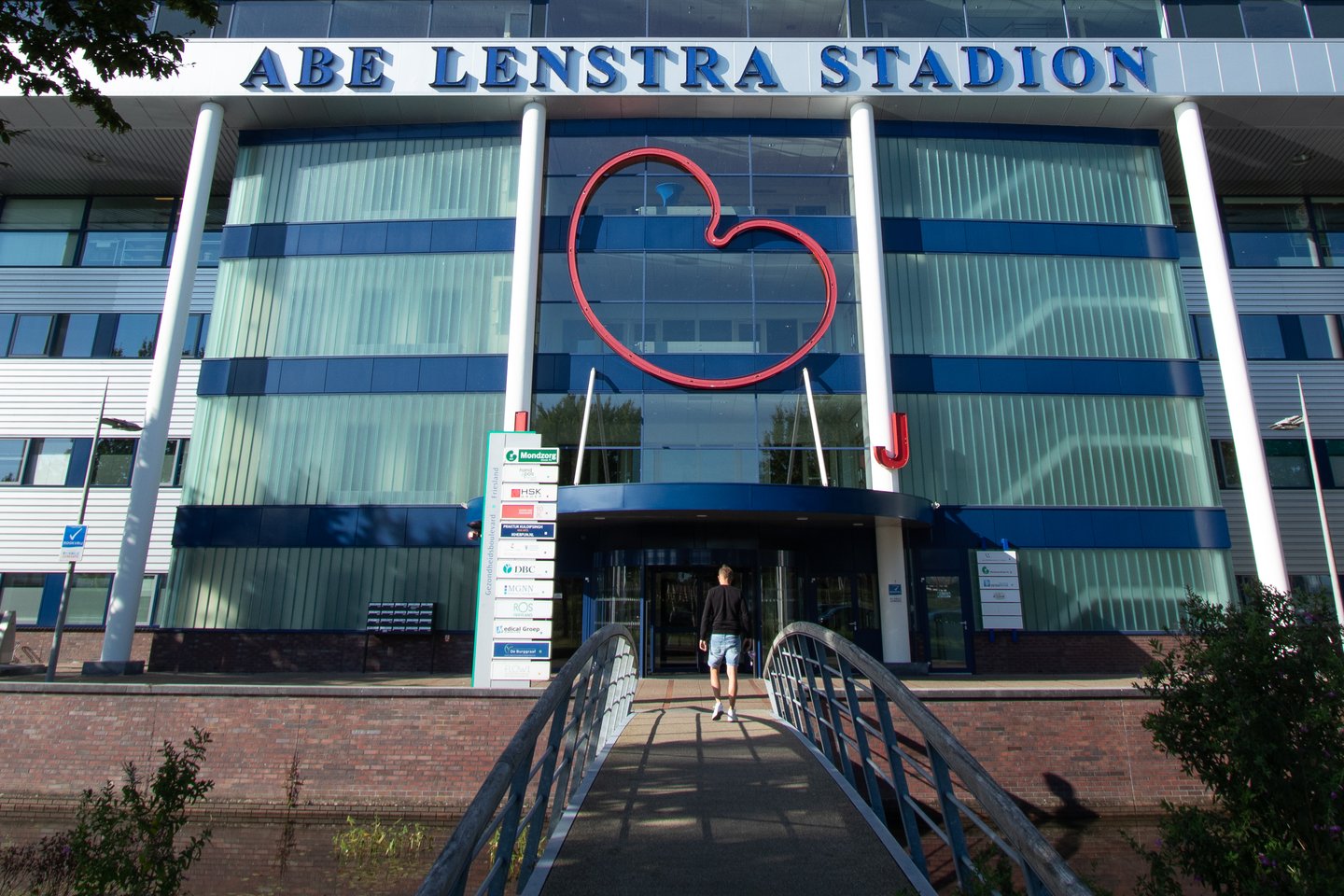 Bekijk foto 2 van Abe Lenstra boulevard 17