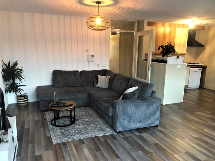 Foto 2 van Regelhaalder 78