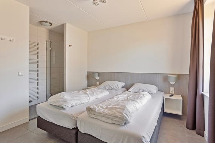 Photo 5 of Zeedijk 24-307