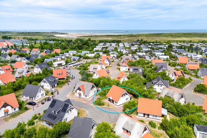 Photo 2 of Zeedijk 24-307