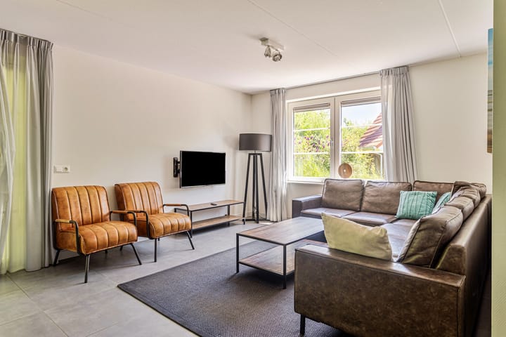 Photo 11 of Zeedijk 24-307