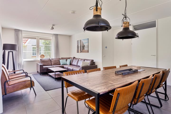 Photo 12 of Zeedijk 24-307