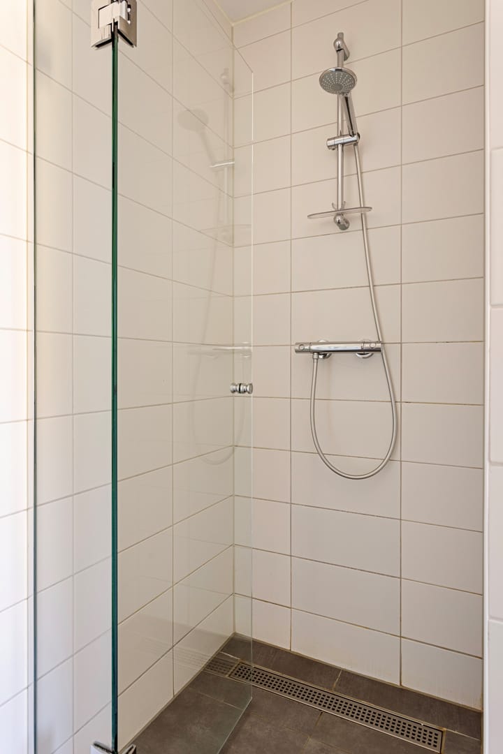 Photo 18 of Zeedijk 24-307