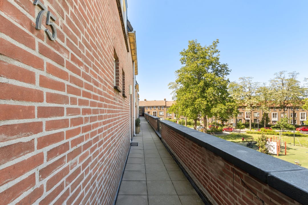 Foto 2 van Meindert Hobbemastraat 75