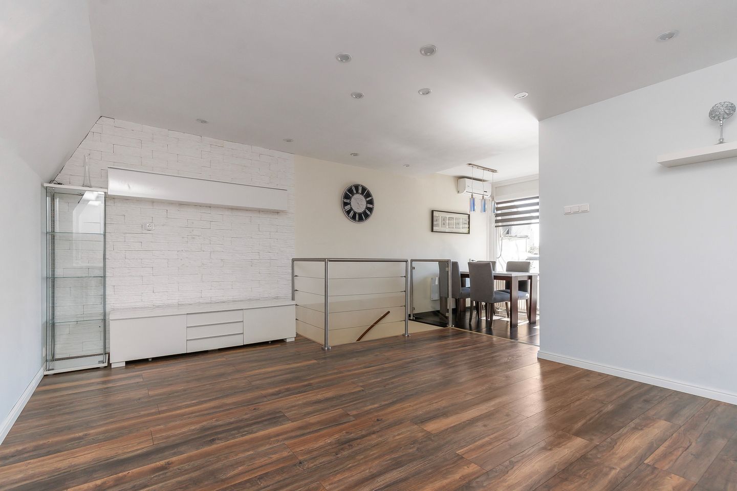 Foto 10 van Meindert Hobbemastraat 75