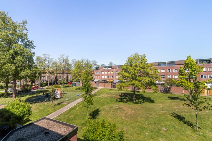 Foto 16 van Meindert Hobbemastraat 75