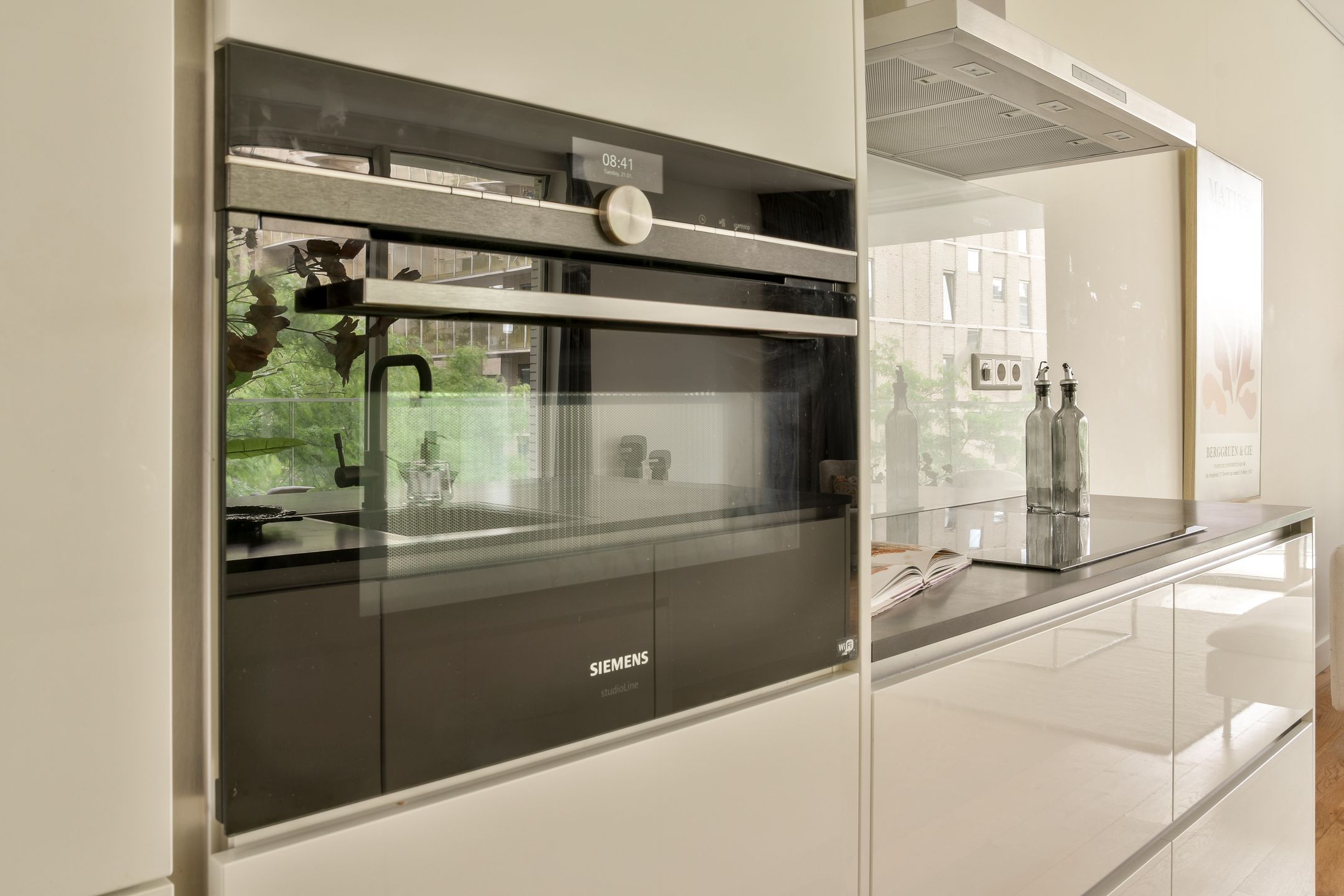 Foto 12 van Rosy Wertheimstraat 47