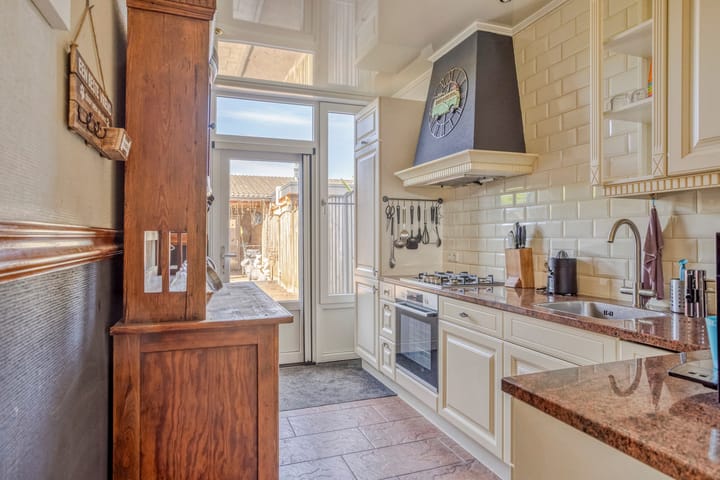 Foto 10 van Robert Scottstraat 112