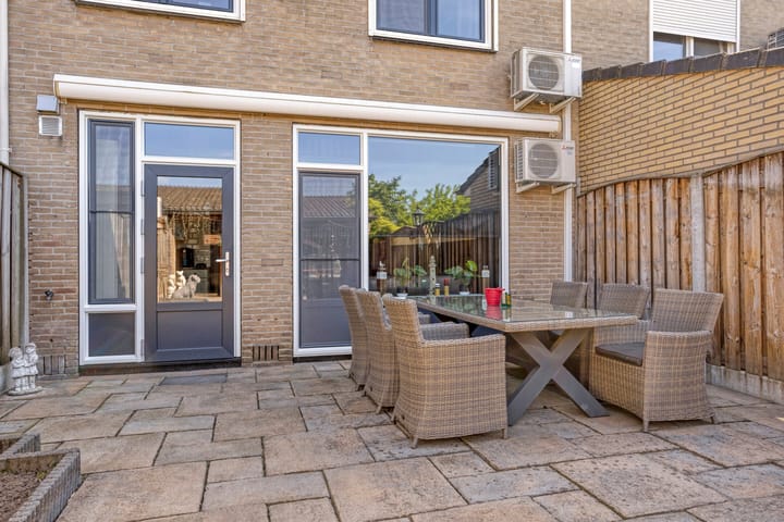 Foto 21 van Robert Scottstraat 112