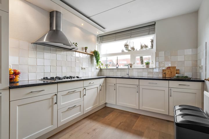 Foto 14 van Zwanenbloem 8