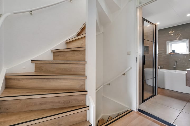 Foto 17 van Zwanenbloem 8