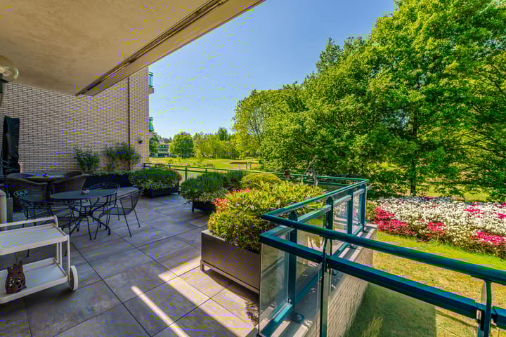 Photo 2 of Van Weerden Poelmanweg 40