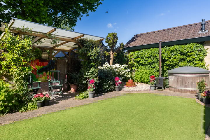 Photo 25 of Dirkje van Barneveldweg 22