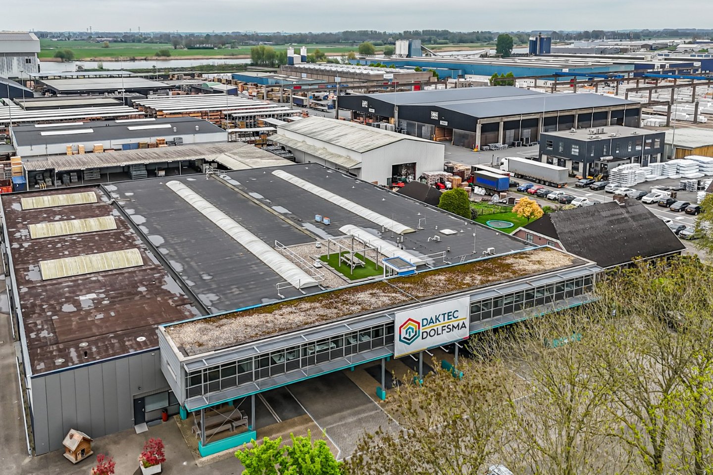 Bekijk foto 1 van Haatlanderdijk 57