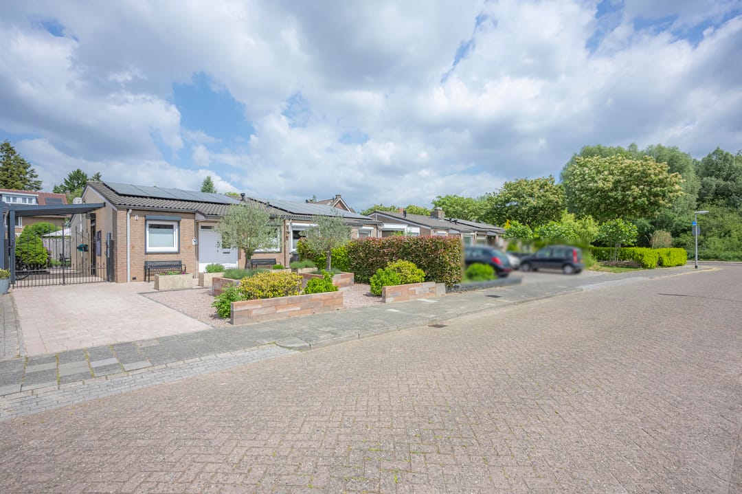 Photo 16 of Deken Lendersstraat 8