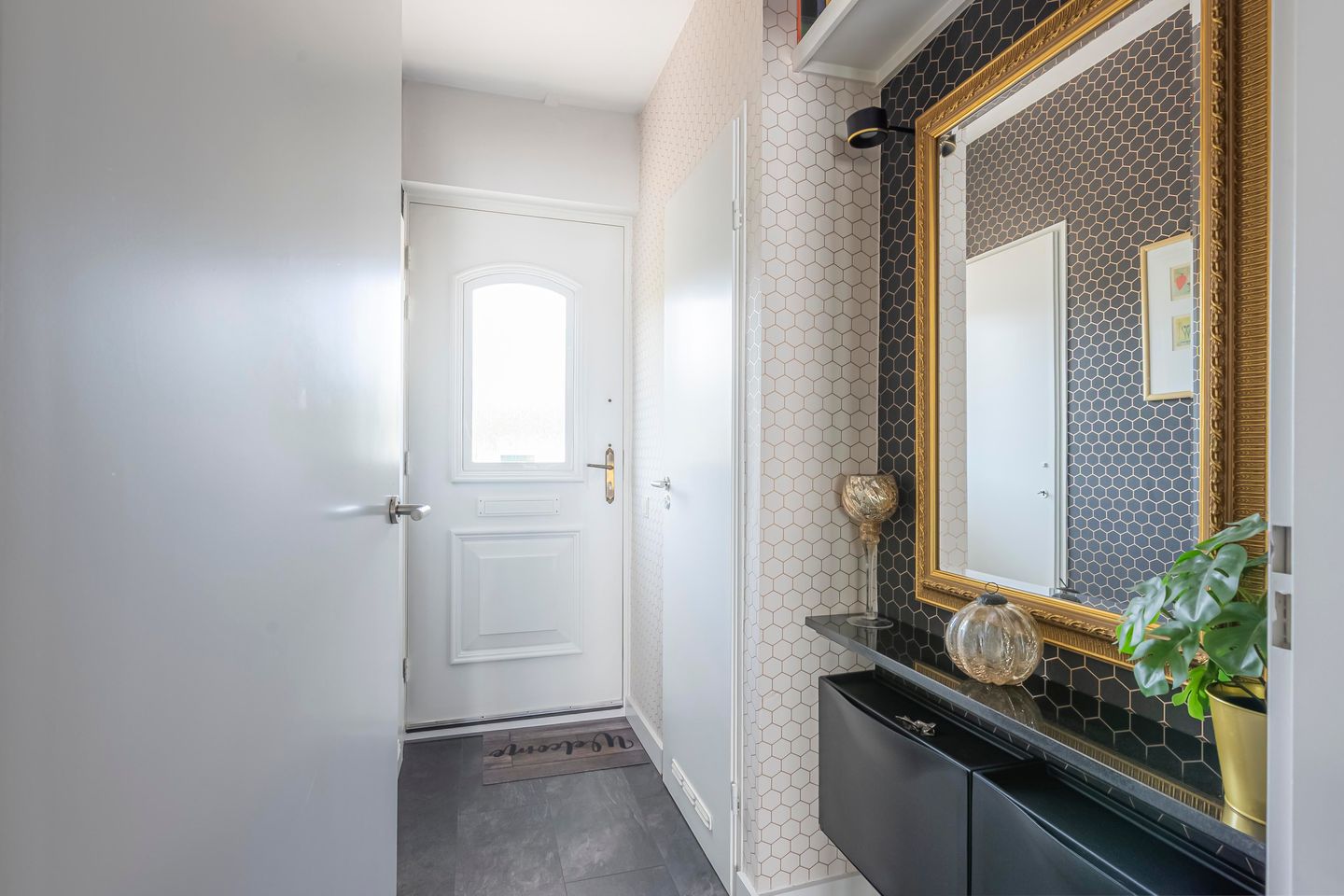 Photo 4 of Deken Lendersstraat 8