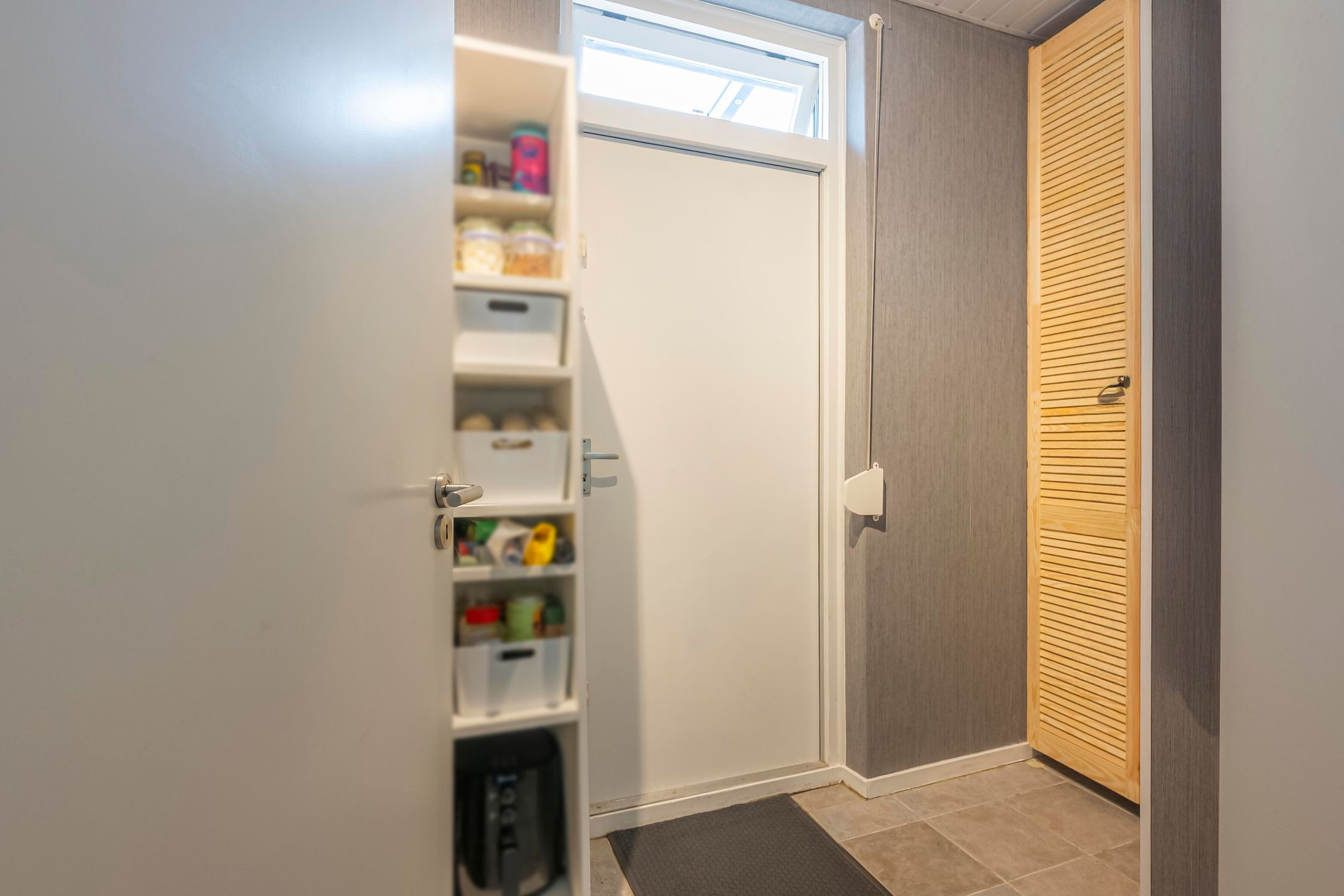 Photo 12 of Deken Lendersstraat 8