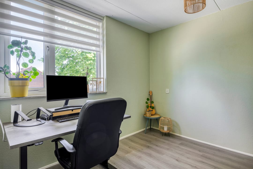 Photo 22 of Goudenregenstraat 38