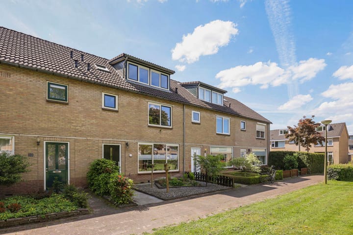 Foto 2 van Van Karnebeekstraat 28