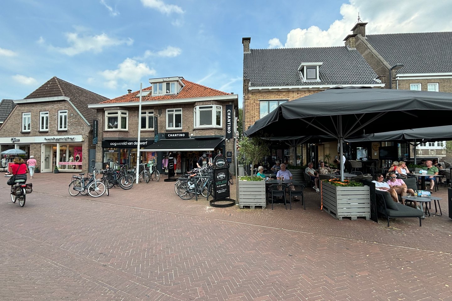 View photo 5 of Markt 1