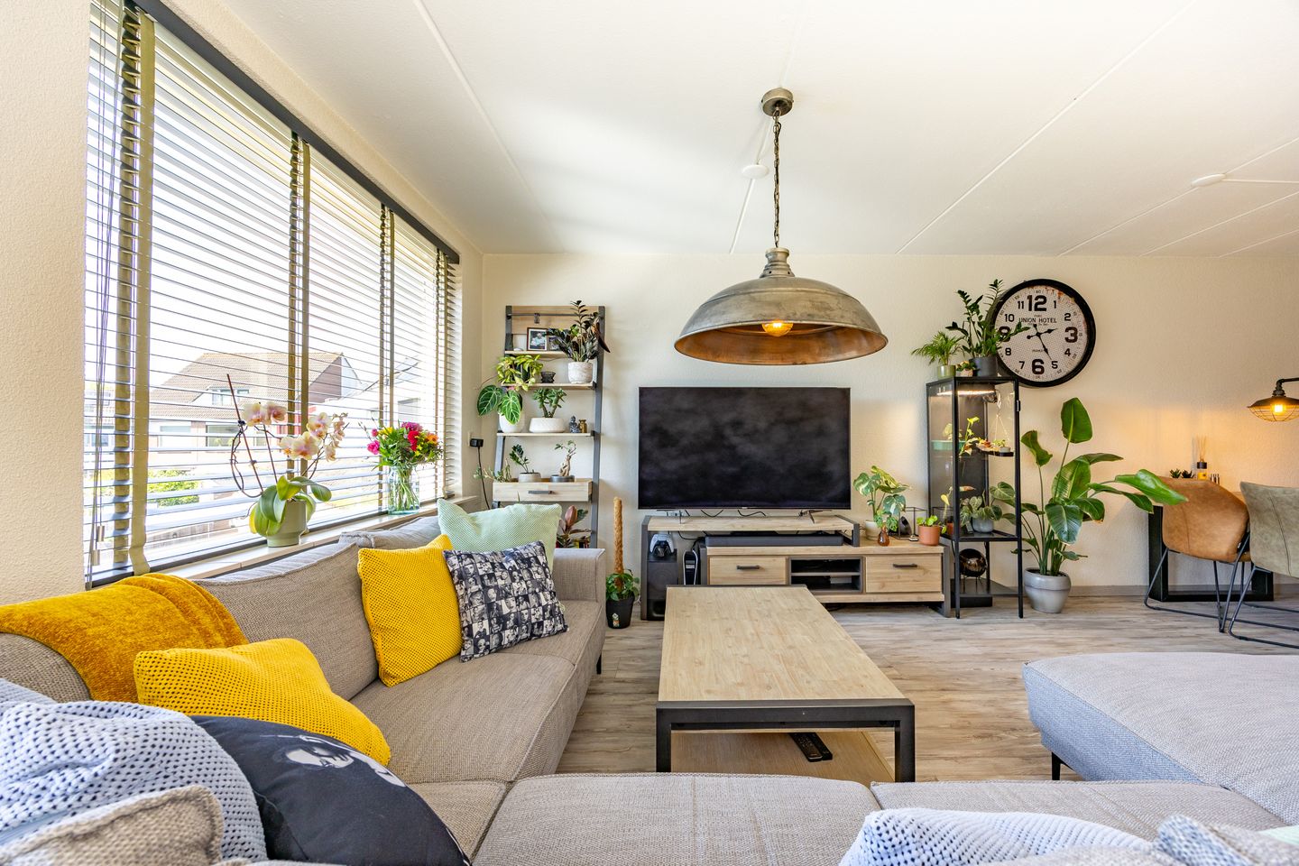 Photo 5 of Mondriaan 42