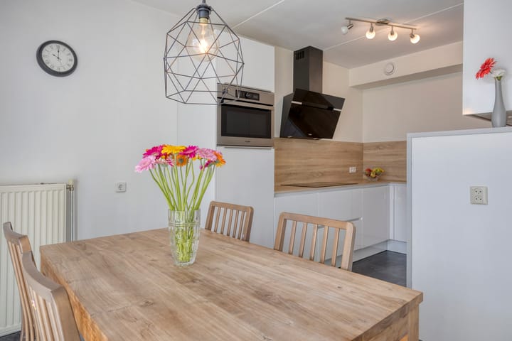 Foto 9 van Peter van Anrooystraat 18