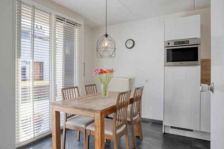 Foto 8 van Peter van Anrooystraat 18