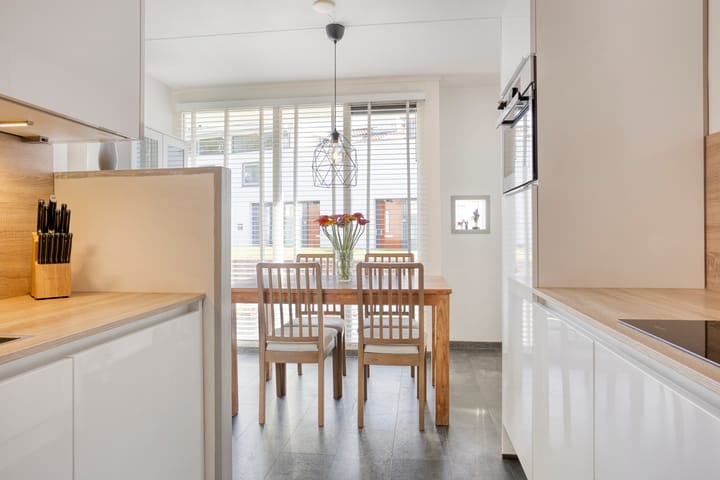 Foto 13 van Peter van Anrooystraat 18