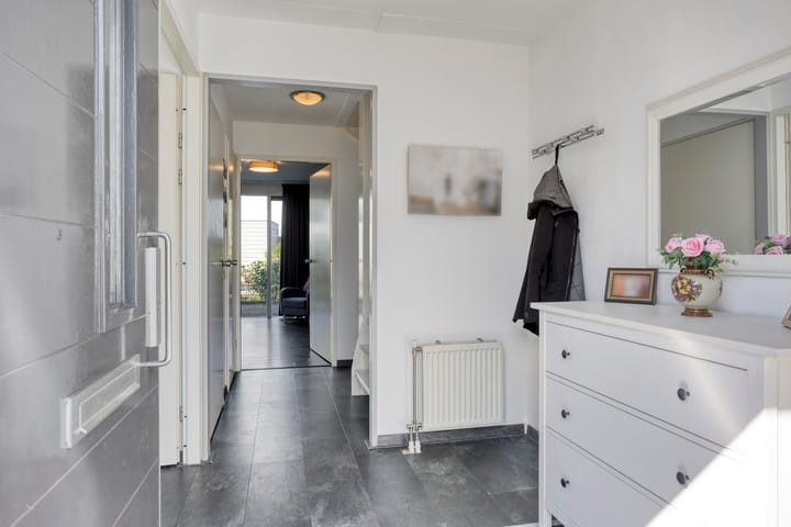 Foto 15 van Peter van Anrooystraat 18