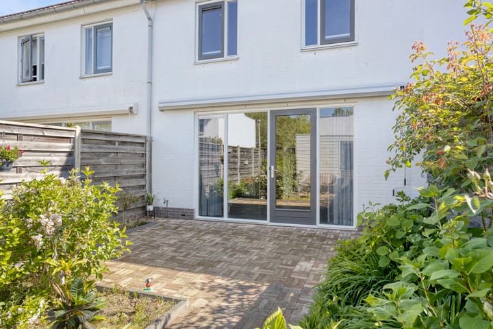 Foto 31 van Peter van Anrooystraat 18