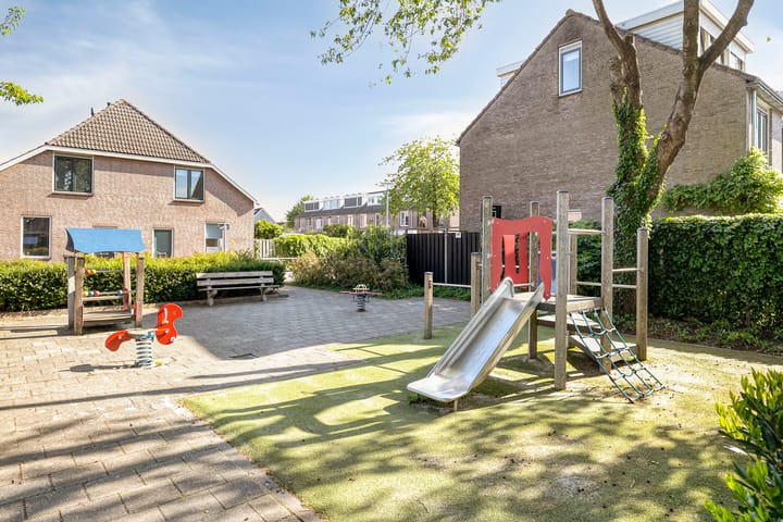 Photo 37 of Meerkoet 11