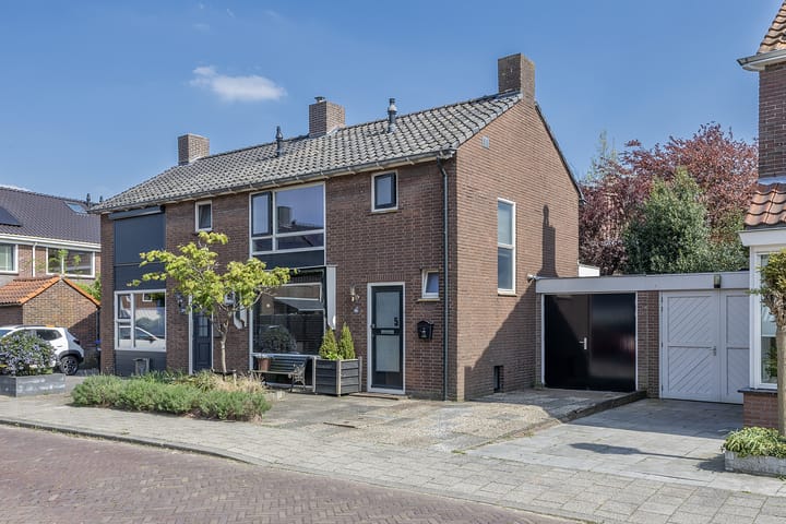 Foto 1 van Jacob van Oostzanenstraat 5