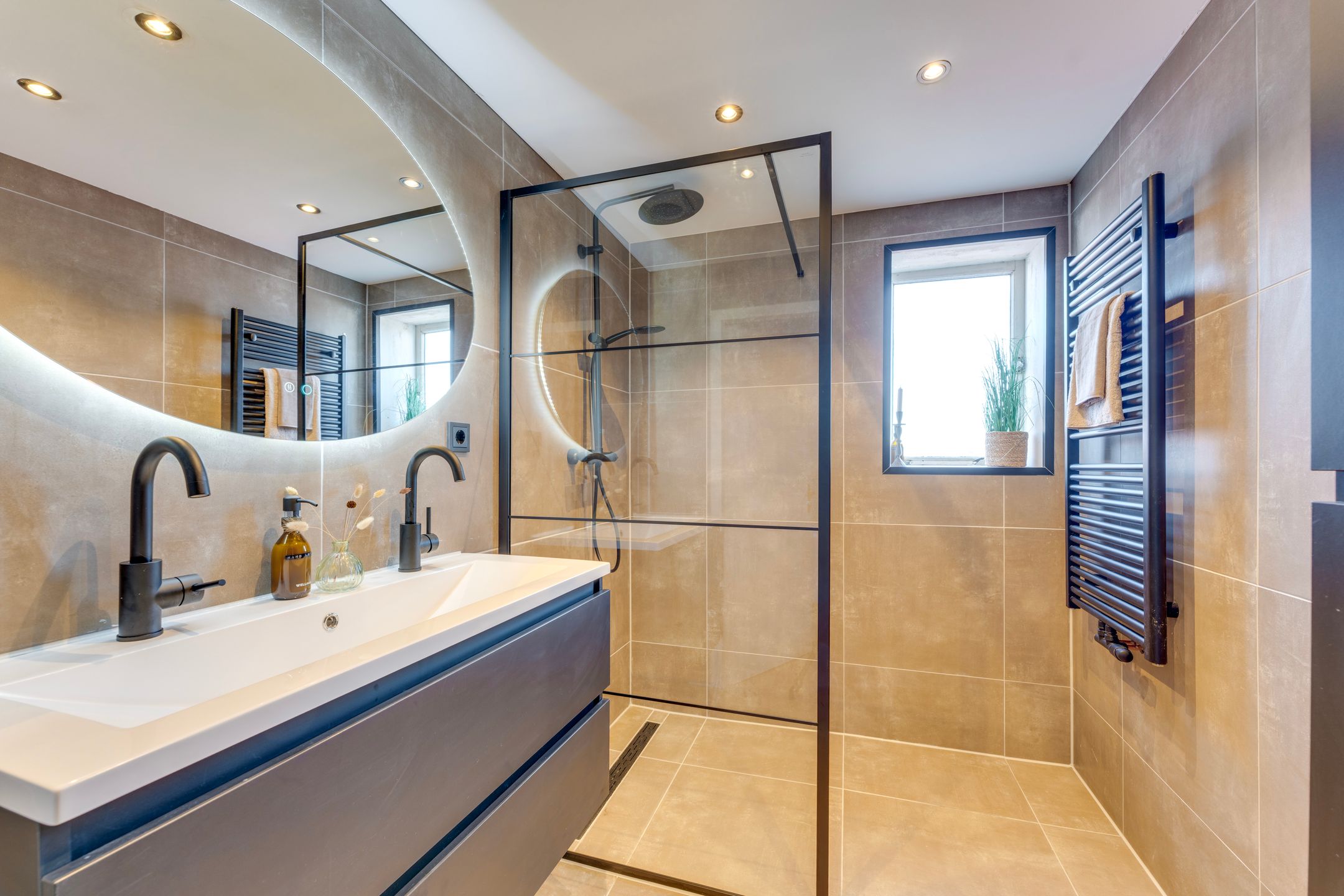 Photo 27 of Achter Sint Annahof 12