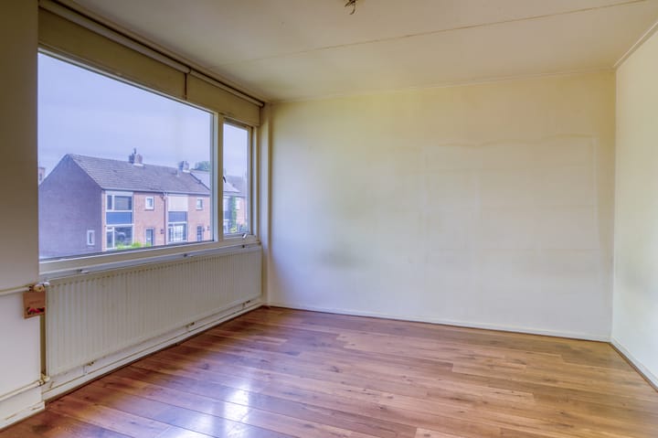 Photo 11 of Chrysantenstraat 21