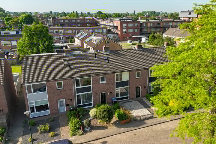 Photo 22 of Chrysantenstraat 21