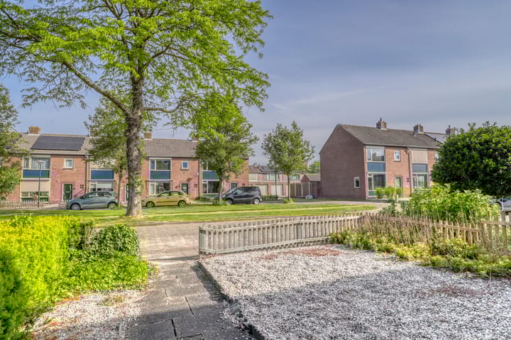 Photo 21 of Chrysantenstraat 21