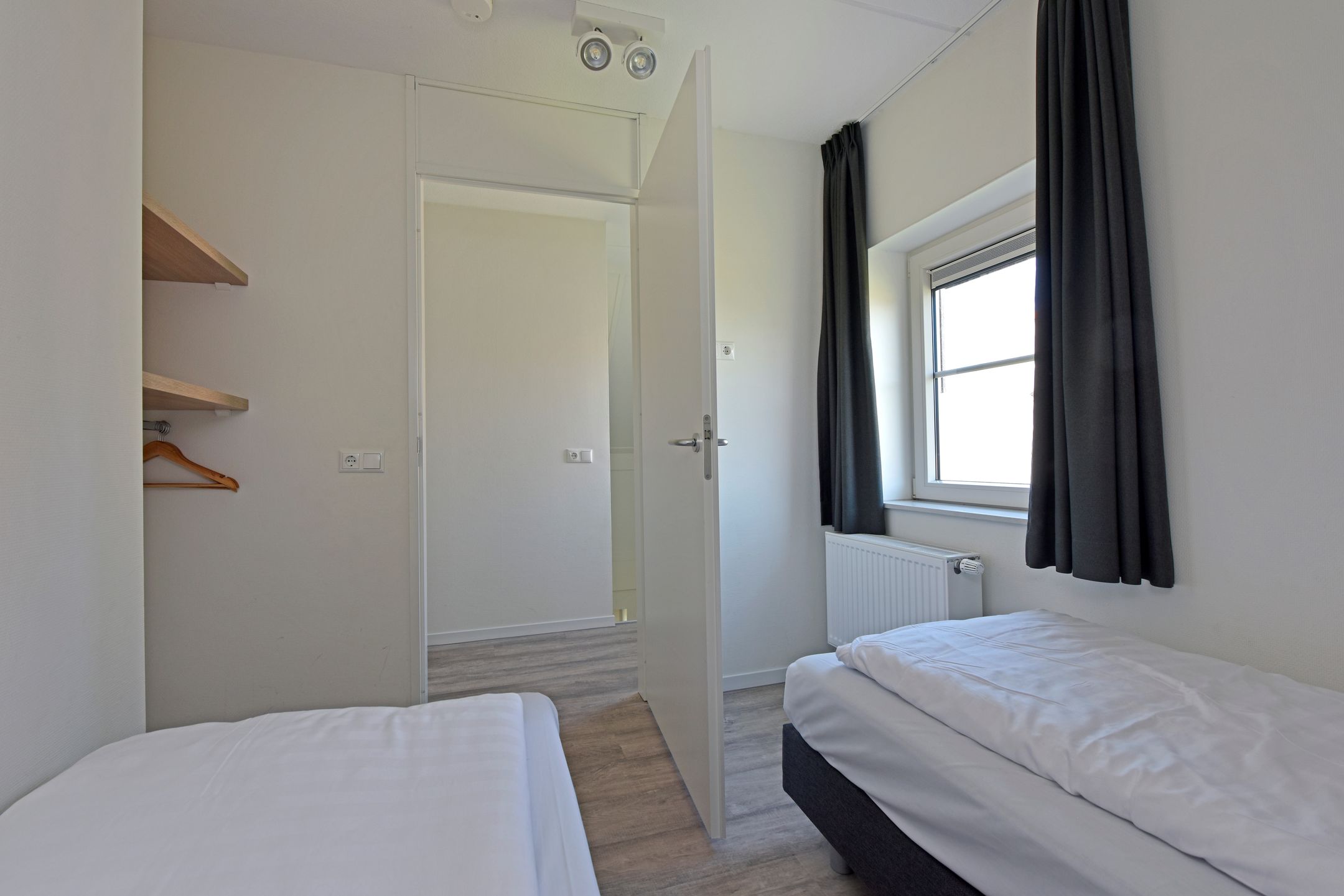 Foto 18 van Zeedijk 24-438