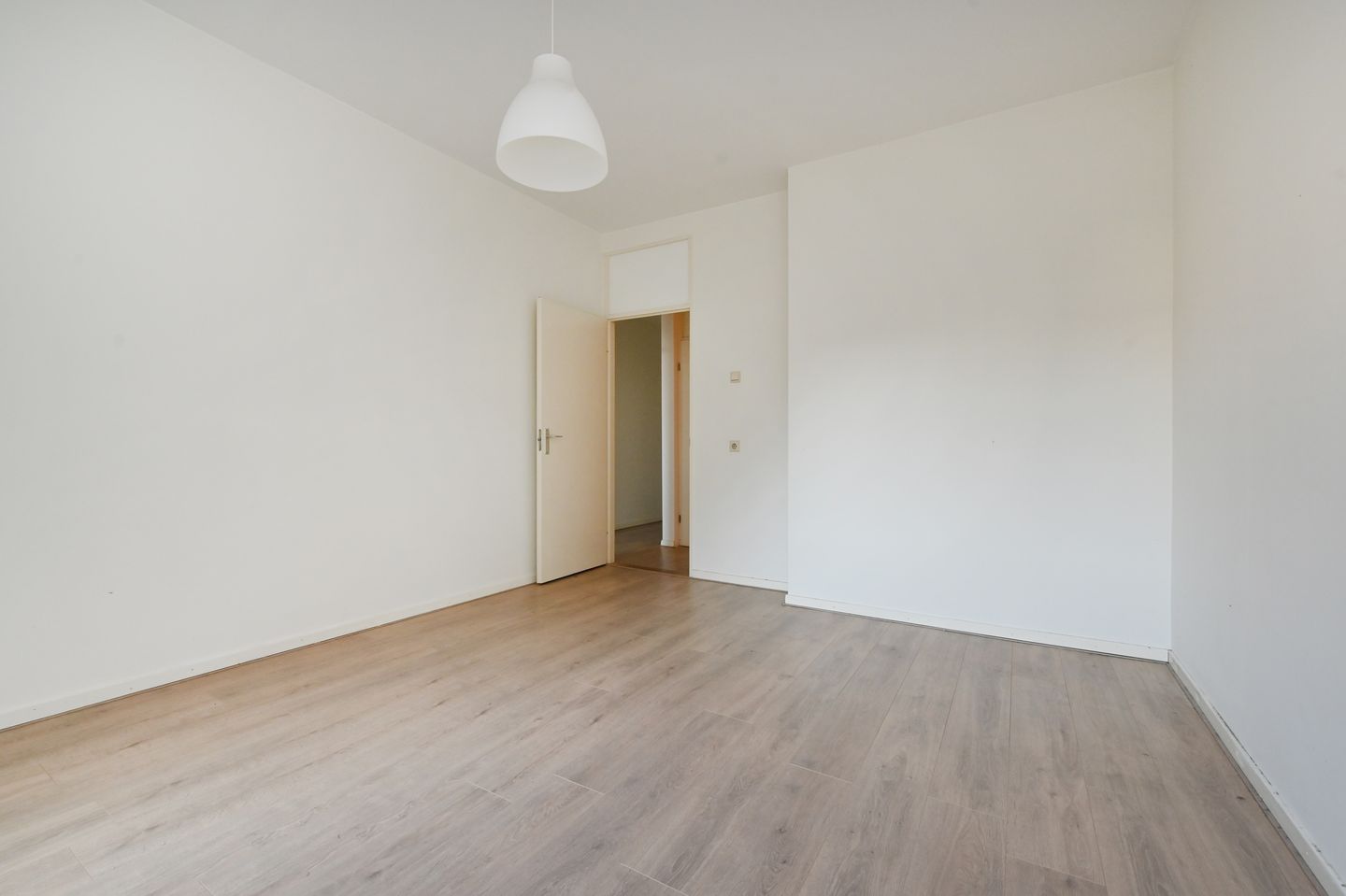 Foto 10 van Claes de Vrieselaan 81-A01