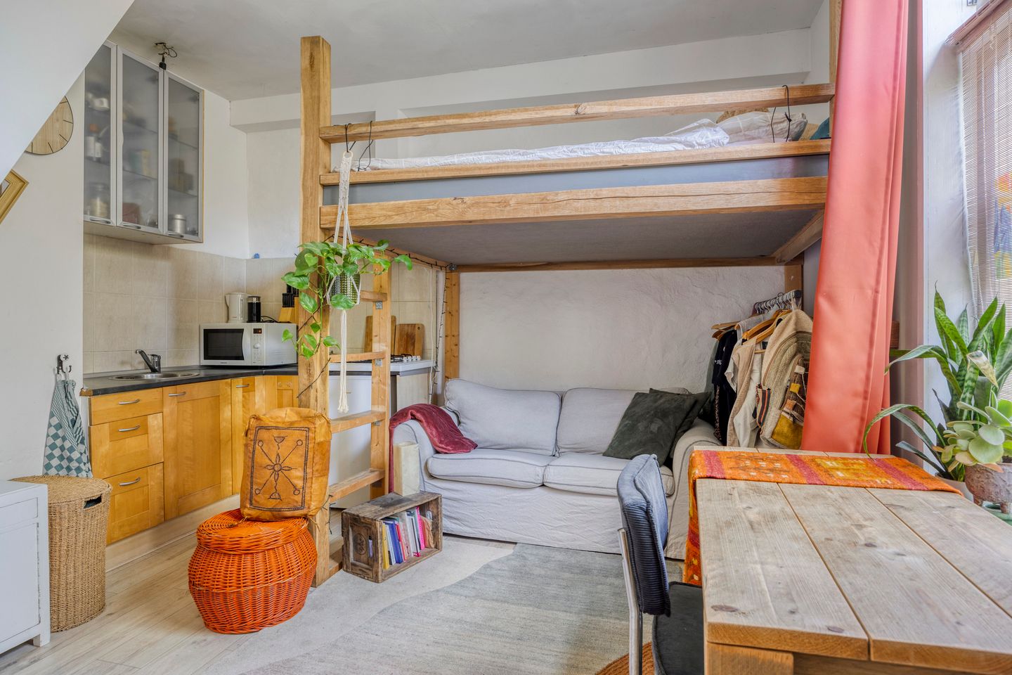 Foto 10 van Tweede Hunzestraat 35-A