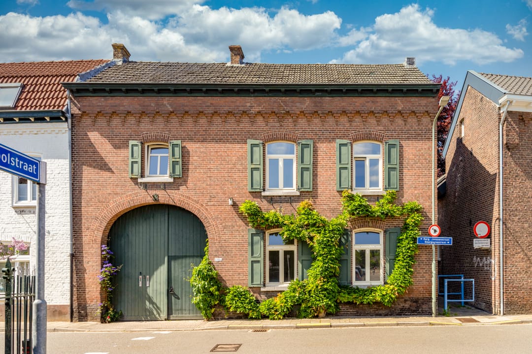 Photo 1 of Burgemeester Janssenstraat 84