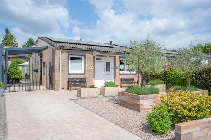 Foto 1 van Deken Lendersstraat 8