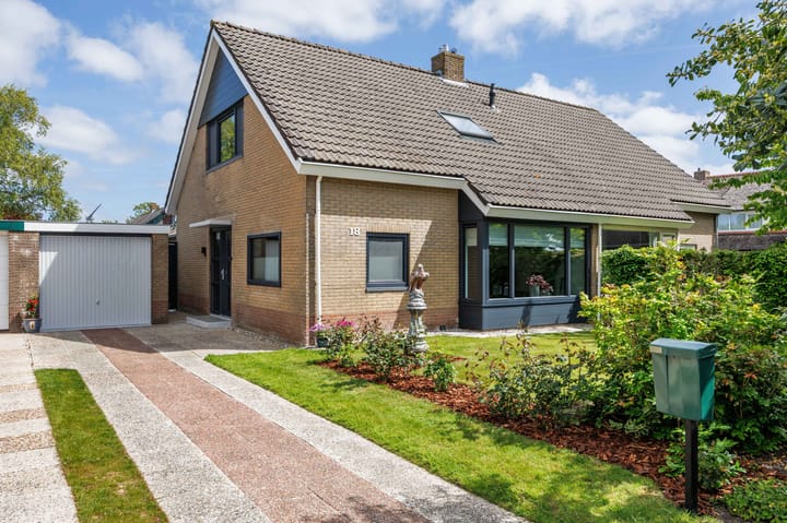 Foto 1 van Julianalaan 18
