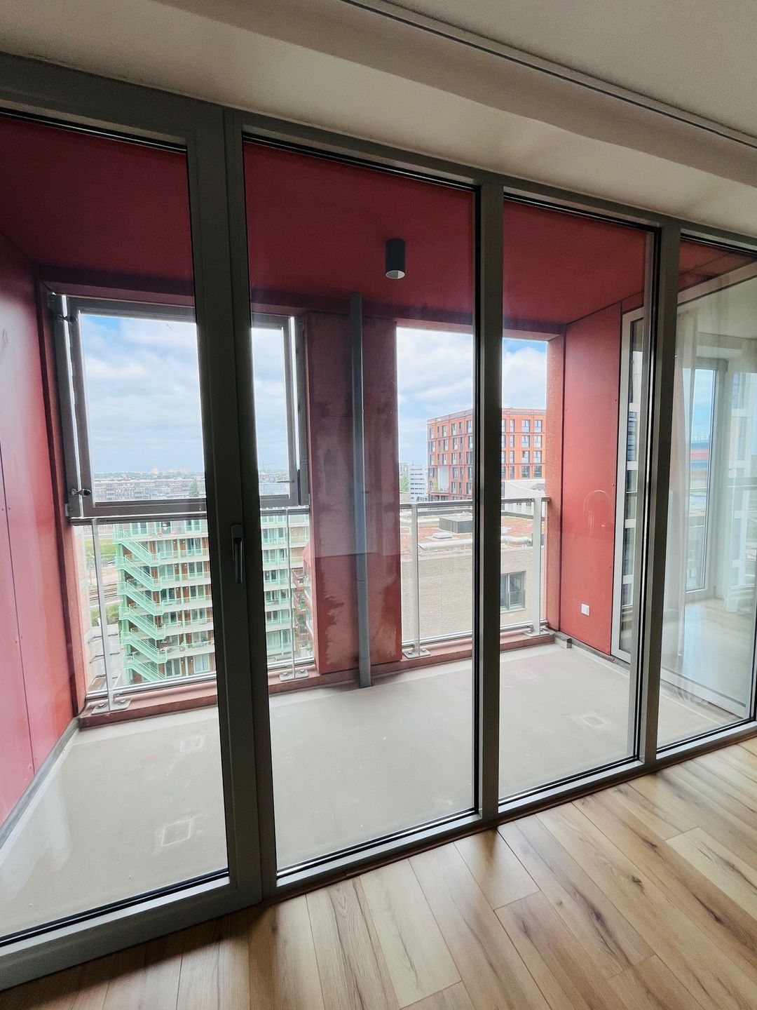 Foto 13 van Oostenburgermiddenstraat 519