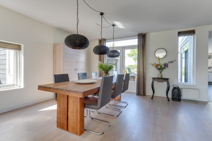 Photo 13 of Aurora 29