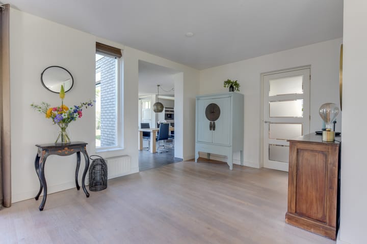 Photo 15 of Aurora 29