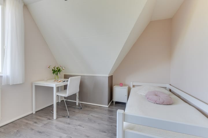 Photo 40 of Aurora 29