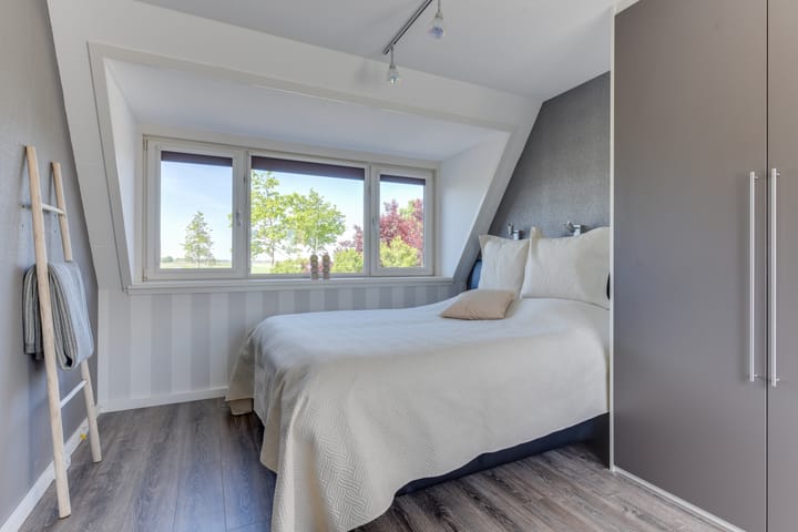 Photo 44 of Aurora 29