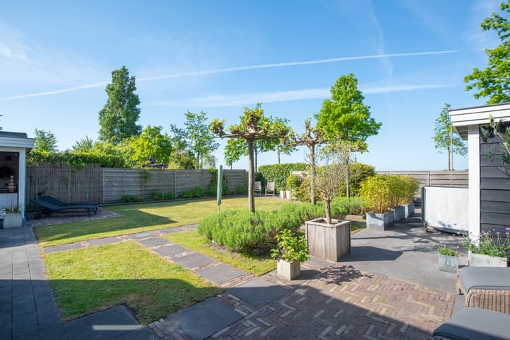 Photo 47 of Aurora 29