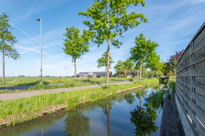 Photo 54 of Aurora 29