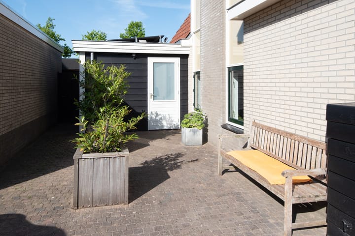 Photo 63 of Aurora 29